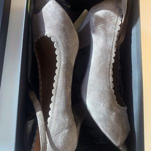 Marc by Marc Jacobs beautiful suede pumps. comfortable. Gray size 40/ 9.5-10